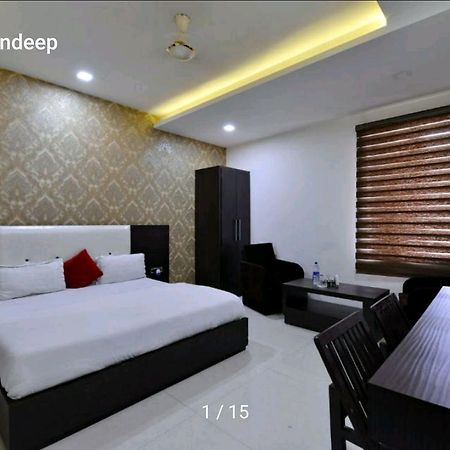 Hotel Karandeep Hisār Kültér fotó